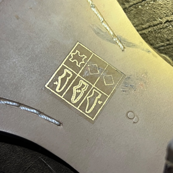 Journey signature size 9 suede cowboy style booties - Picture 3 of 5